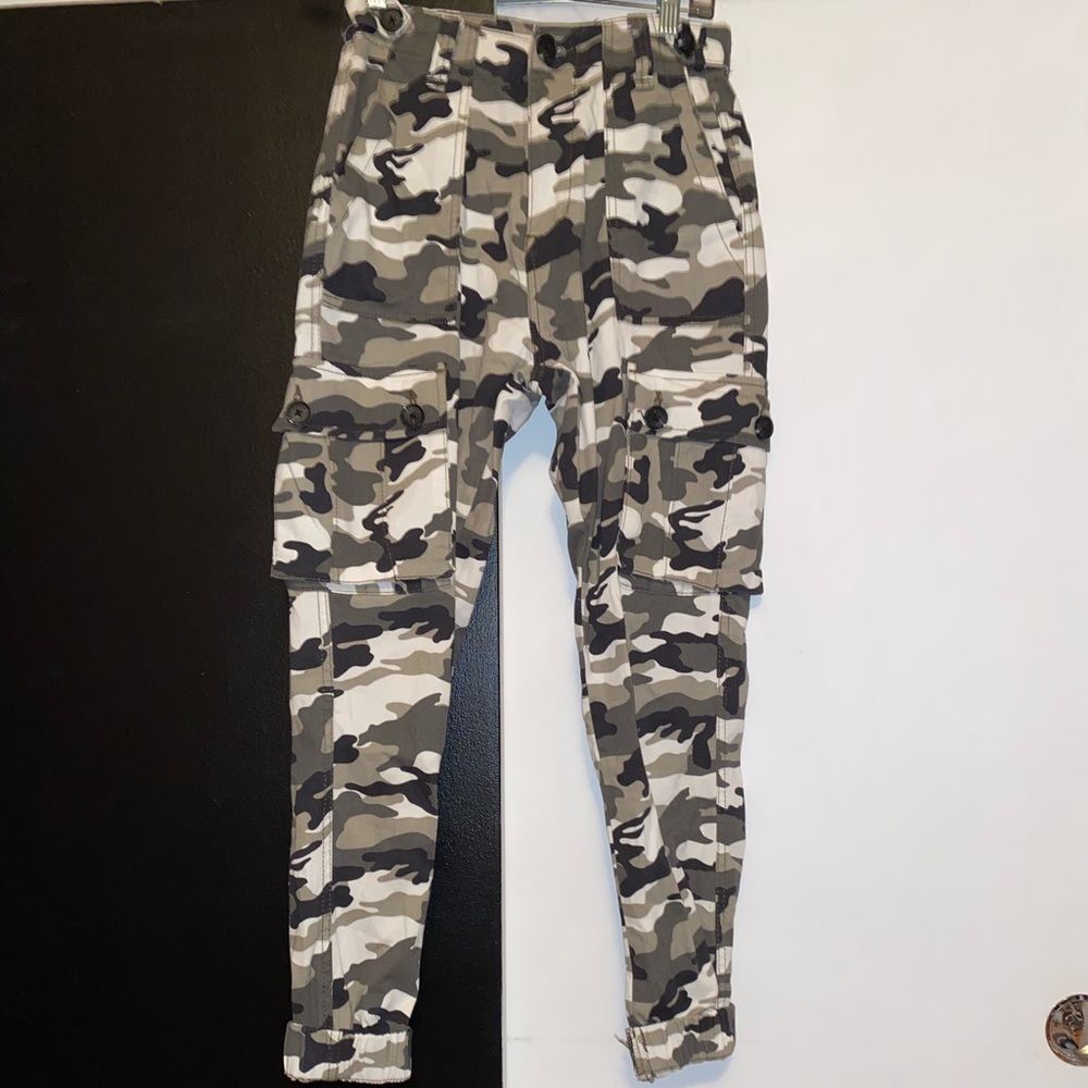 women’s camo cargo pants
